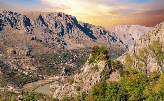Otobüslü Erzincan Girvelek Tunceli Elazığ Kemaliye Divriği Sivas Turu