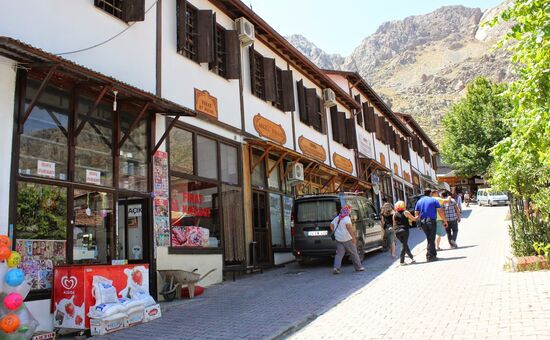 Otobüslü Erzincan Girvelek Tunceli Elazığ Kemaliye Divriği Sivas Turu