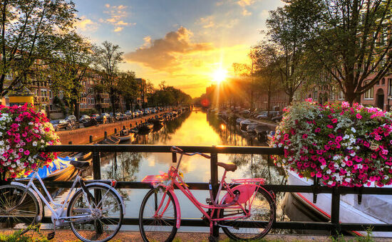 NOEL TURU GRAND PARİS -DISNEYLAND - BRUKSEL - AMSTERDAM TURU