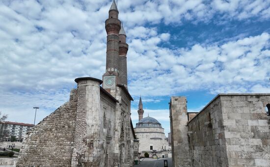 Hızlı Trenle BATI KARADENİZ Turu (Sivas, Tokat, Amasya, Şahinkaya Kanyonu, Sinop)