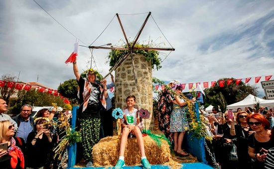 Alaçatı Ot Festivali İzmir Efes Kuşadası Pamukkale Turu